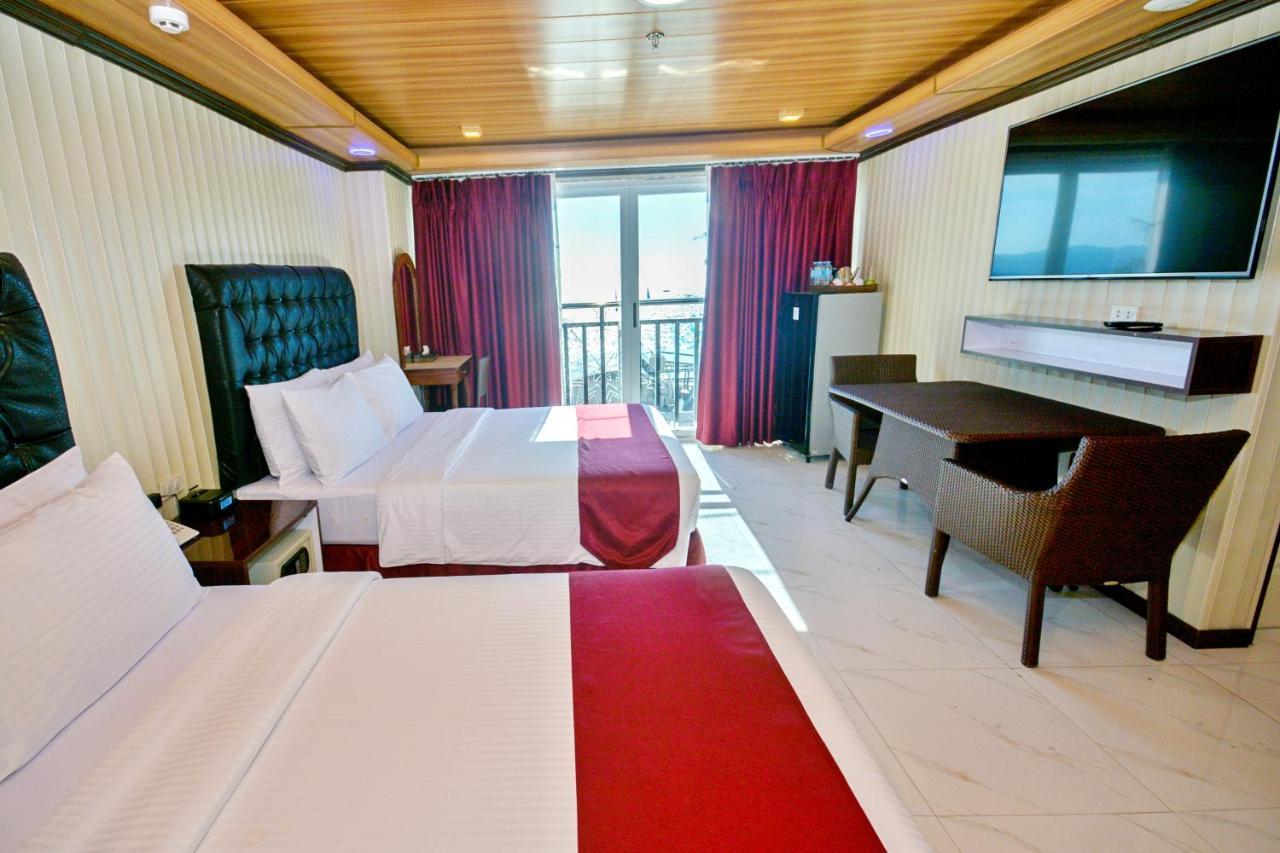 Diamond Water Edge Resort Balabag  Extérieur photo