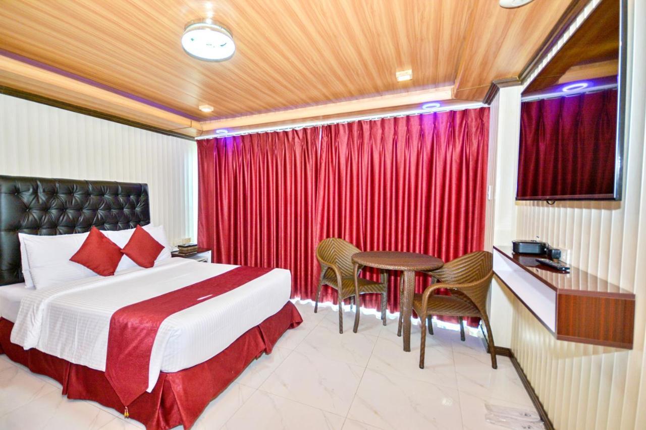 Diamond Water Edge Resort Balabag  Extérieur photo
