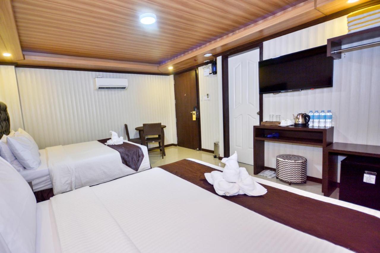 Diamond Water Edge Resort Balabag  Extérieur photo
