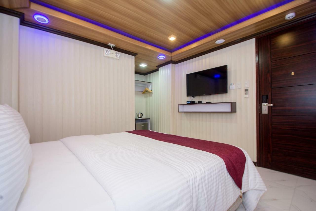 Diamond Water Edge Resort Balabag  Extérieur photo