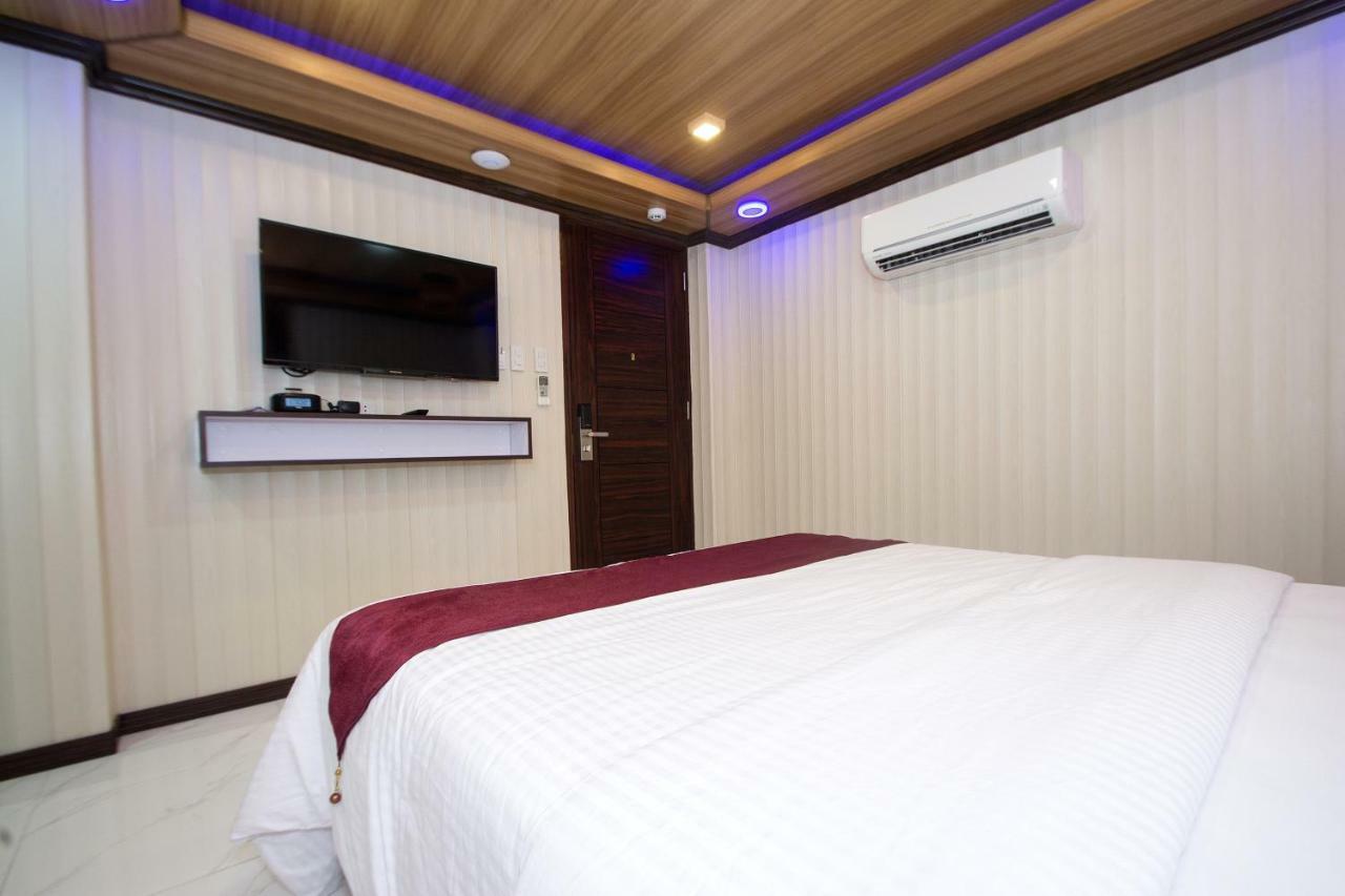 Diamond Water Edge Resort Balabag  Extérieur photo