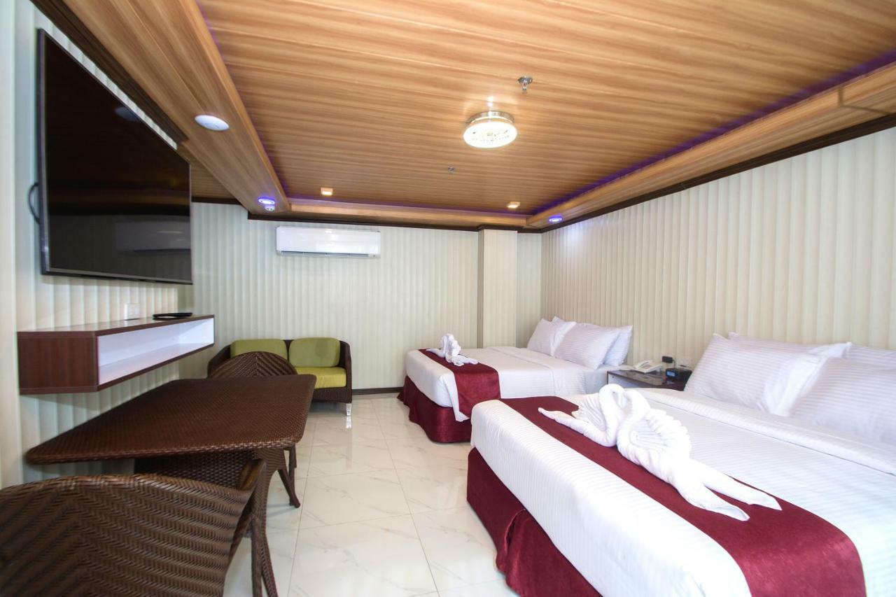 Diamond Water Edge Resort Balabag  Extérieur photo