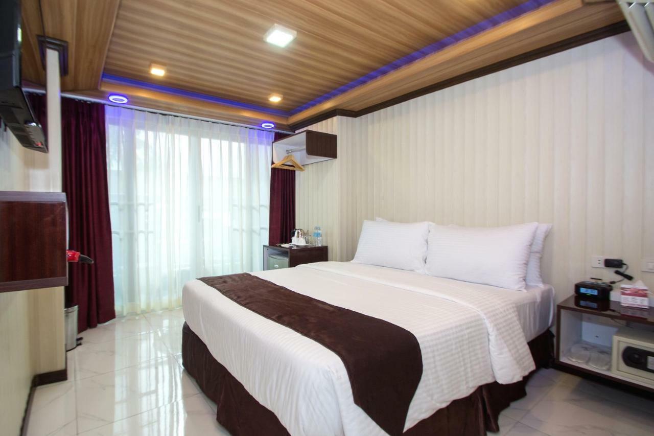Diamond Water Edge Resort Balabag  Extérieur photo