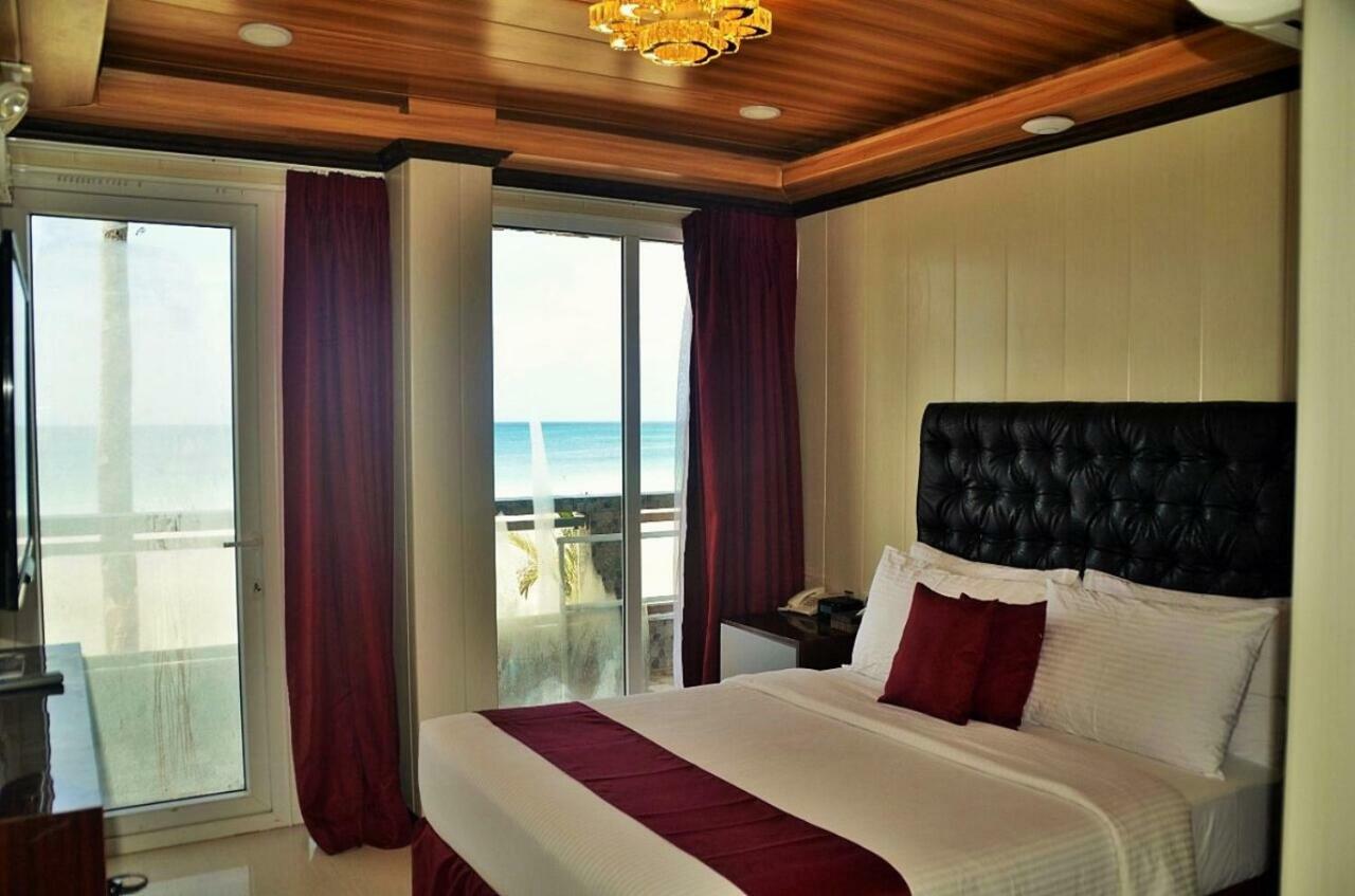 Diamond Water Edge Resort Balabag  Extérieur photo